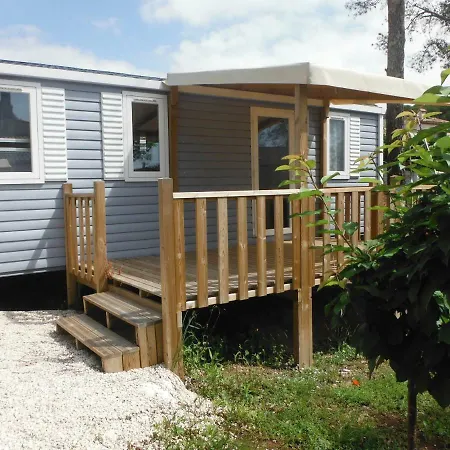 Camping éléphant Titania Camping *